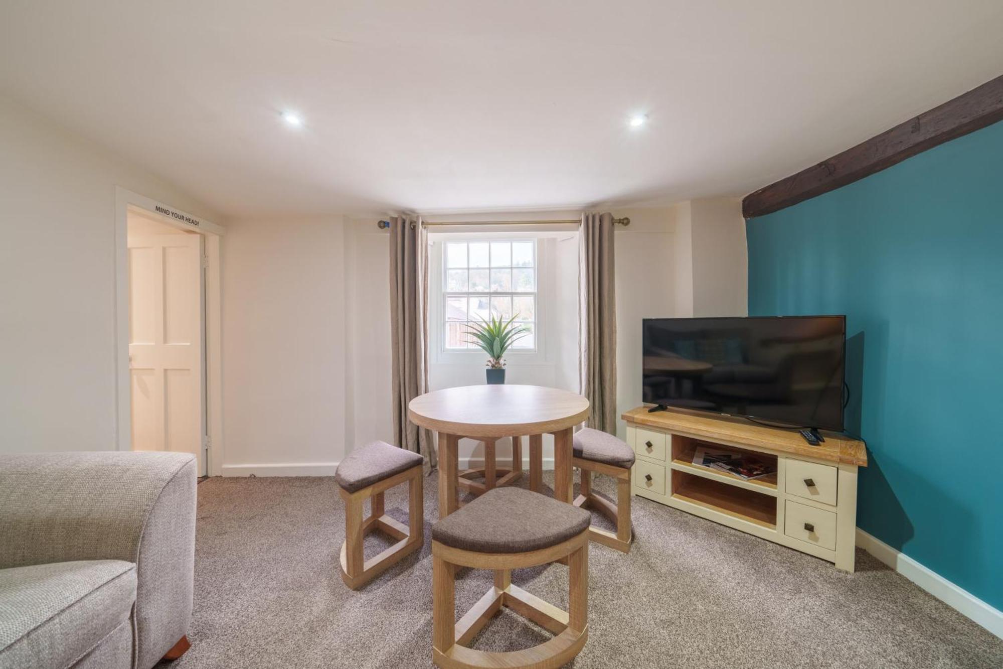 Library View Apartment 켄달 외부 사진